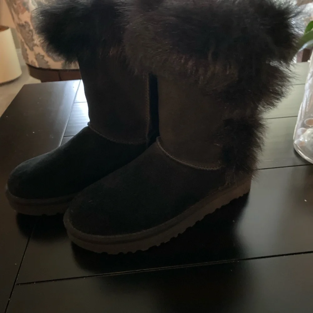 Womens Ugg boots - Picture 1 of 7